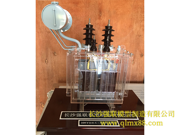 油浸式三相變壓器模型 油浸式三相變壓器模型