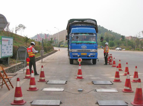 軸重秤-高速公路交警專用地磅、便攜式公路超載檢測系統